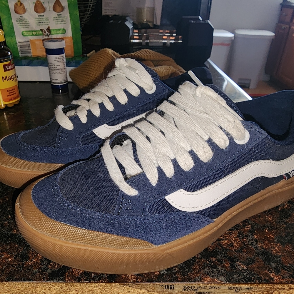 Vans - Picture 3 of 3